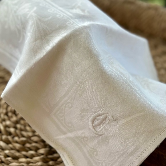 Hand Embroidered Vintage Linen Damask Towel - Picture 2 of 6
